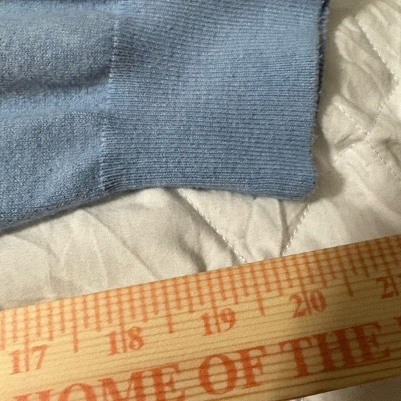 Peter Millar Baby Blue Crewneck. Soft blend of Pima Cotton, Cashmere and Silk. - Picture 4 of 9